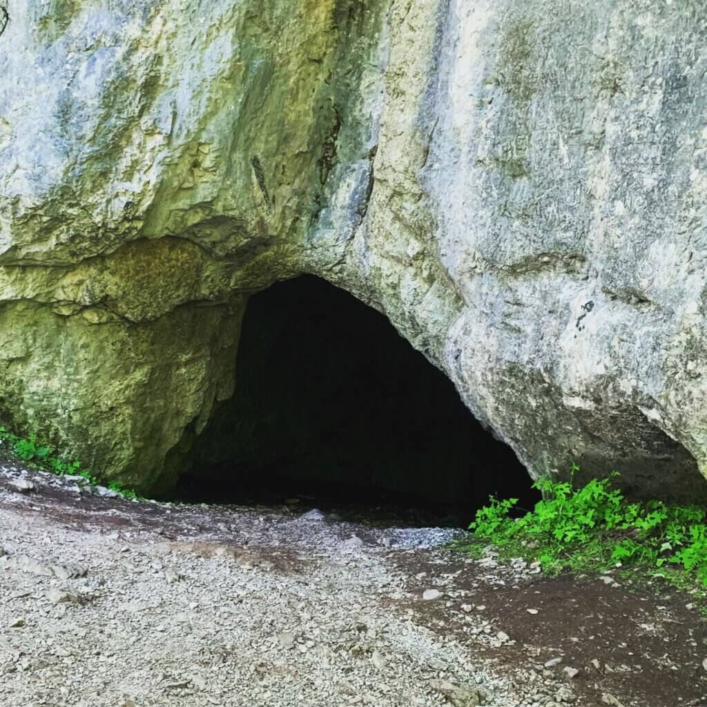 Jaskinia Dziura w Tatrach